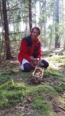 mit Herrchen im Wald